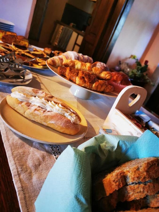 La Casa Dei Tigli Panzió Cannara Kültér fotó