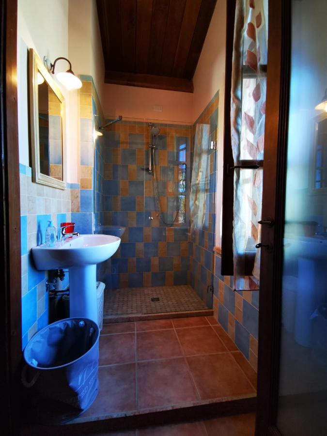 La Casa Dei Tigli Panzió Cannara Kültér fotó