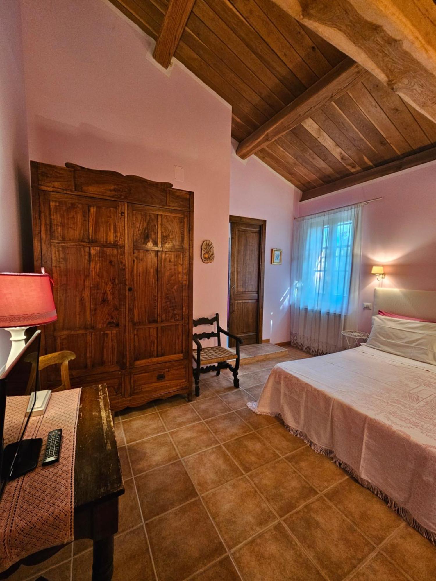La Casa Dei Tigli Panzió Cannara Kültér fotó