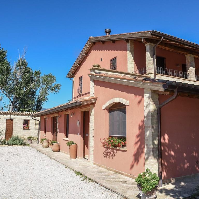 La Casa Dei Tigli Panzió Cannara Kültér fotó
